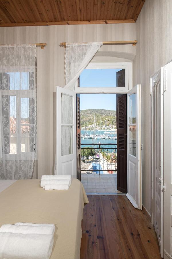 Neoclassical Manor House Poros Town Exterior photo