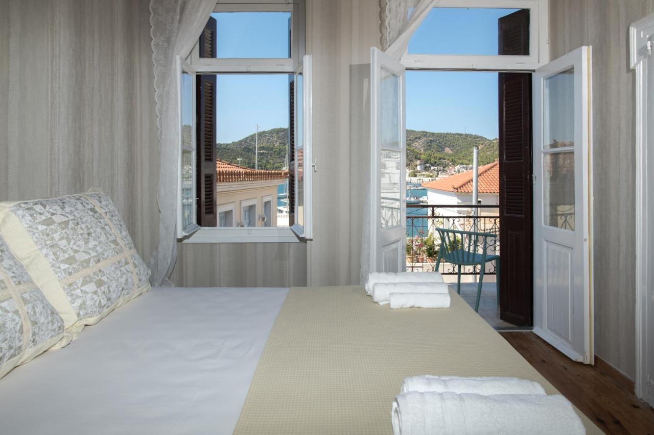 Neoclassical Manor House Poros Town Exterior photo